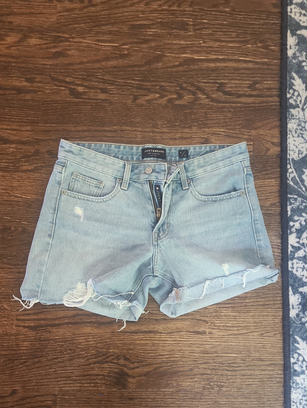 Lucky Brand Light Blue Distressed Denim Shorts Size 4